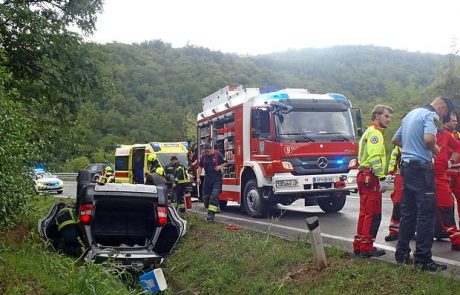 Po prehitevanju v škarje še v jarek