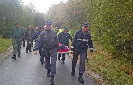 Ranjenega dečka našli po dveh urah