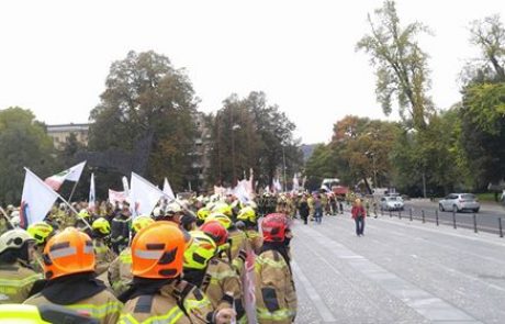 Poklicni gasilci z vlado ne najdejo skupnega jezika, pripravljajo se na stavko