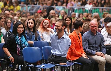 Nick Vujicic: “Lažem moraš obrniti hrbet in pogled usmeriti k resnici” (foto)