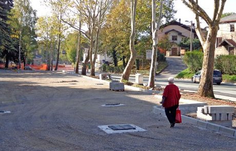 Cesta je zaprta, delavcev pa ni