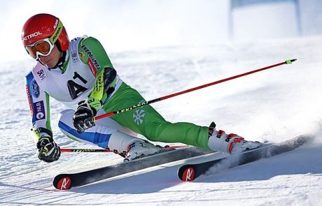 Hirscher zmagal na veleslalomu v Garmischu, Kranjec 23.