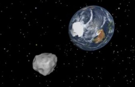 Asteroid bo letel blizu satelitov