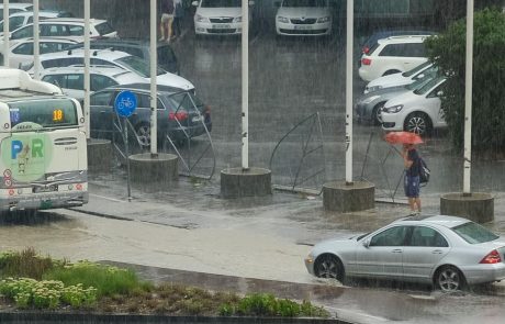 V ankaranskem kampu so morali nekaj gostov preseliti v hotel