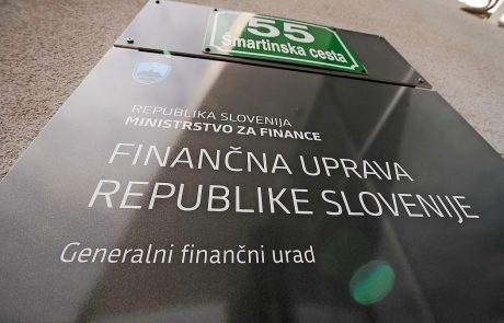 Furs z dvema dražbama prestižnih ur zbral 47.778 evrov