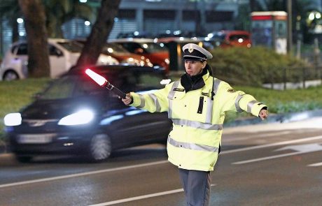 Kazen za vožnjo brez čelade tudi pri mopedih