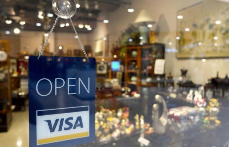 Visa z višjim četrtletnim dobičkom in prihodki