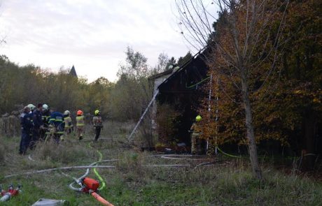 FOTO: Zagorelo na Lackovi cesti v Mariboru