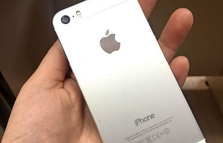 Apple se je opravičil za upočasnjevanje starejših modelov iphonov