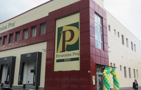 Kriminalisti preiskujejo prevzem Perutnine Ptuj