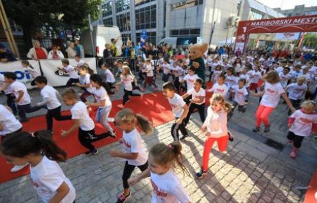 (FOTO in VIDEO) Vreme več kot naklonjeno tekačem v Mariboru