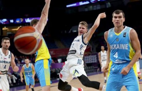 (FOTO) EuroBasket: Slovenija gre naprej!