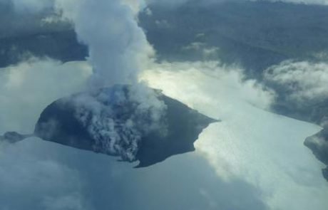 V Vanuatuju evakuacija zaradi vulkana, ki lahko vsak hip izbruhne