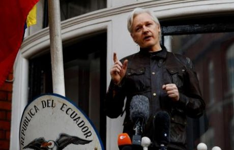Nalog za aretacijo Assangea ostaja v veljavi
