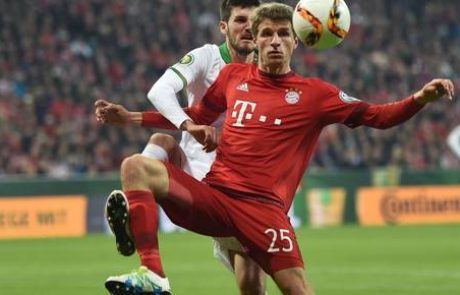 Bayern ohranja upanje na trojček