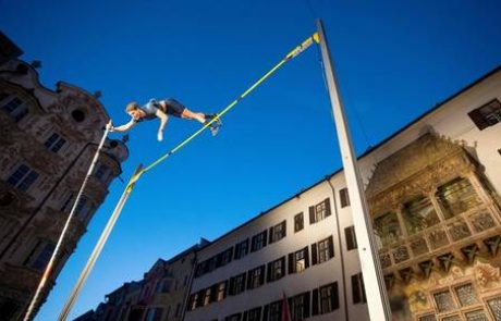 Renner še drugo leto zapored zmagal na tekmi Golden Roof Challenge