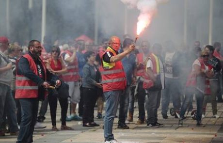 Protesti v Franciji: Odnosi med socialnimi partnerji že histerični