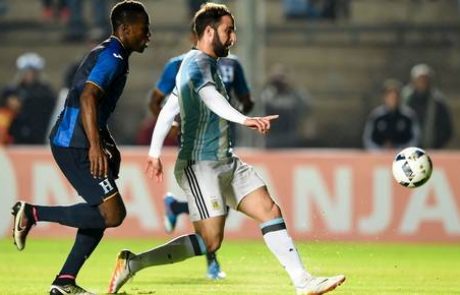 Higuain mož odločitve, Messi stisnjenih zob z igrišča (VIDEO)