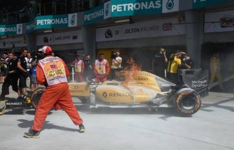 Rosberg začel najhitreje, Magnussen komaj ušel plamenom (VIDEO)