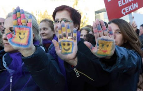 Ogorčenje nad predlogom za obsojene posilstva za zdaj prepričalo Ankaro