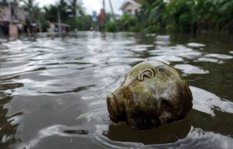 Na Šrilanki morile poplave, v Indiji strele