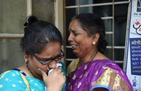 Mumbai: v stampedu ugasnilo več kot 20 življenj