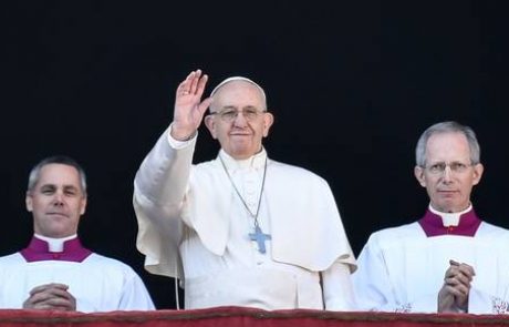 Papež pozval k miru v Jeruzalemu in pomoči trpečim otrokom