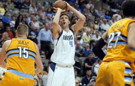 Veliki Nowitzki gre naprej – v 20. sezono v NBA