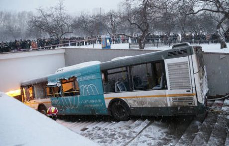 V Moskvi avtobus zapeljal v podhod, štirje mrtvi