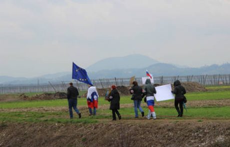 Tlačani in knezi: Pivo ali tovarna?