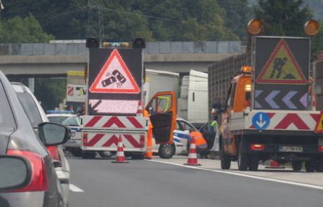 Slovenski avtobus povzročil nesrečo na avstrijski avtocesti