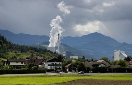 Poškodovan tudi četrti blok Teša