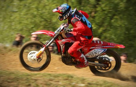 Tim Gajser v kvalifikacijah peščenega Valkenswaarda šesti