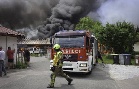 Vzrok požara na Brdu še ni znan, škode za nekaj sto tisoč evrov