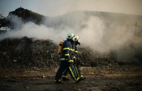 Gasilcem se danes na kraju požara pri Novem mestu pridružijo še kriminalisti