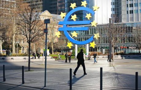 Inflacija v območju z evrom se je januarja znižala