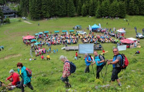 Na Golteh več kot 2000 planincev in kolesarjev