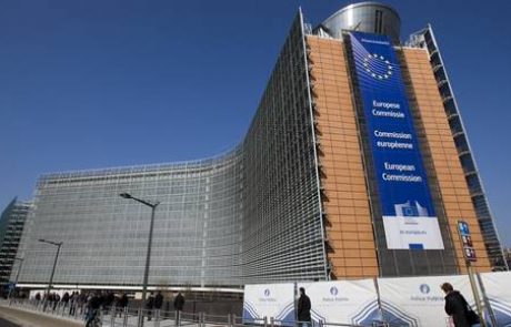 Bruselj priporoča: fiskalni napor, več dela, manj države