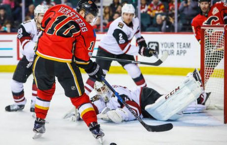 NHL: Mike Smith zaklenil mrežo in zbral 36 obramb (VIDEO)