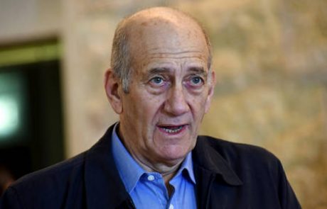 Bivši izraelski premier Olmert predčasno iz zapora