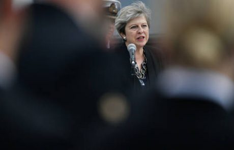 Koliko kompromisov si lahko privošči Theresa May?