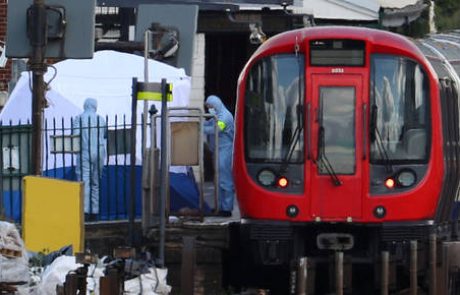 Iščejo domnevnega napadalca z londonske podzemne železnice