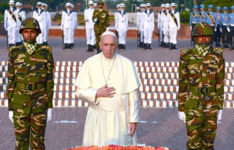 Papež začenja svoj obisk v Bangladešu