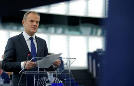 Britanija si še vedno lahko premisli, vztrajata Tusk in Juncker