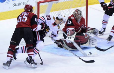 NHL: Šesti zaporedni poraz Chicaga, 12 golov v Edmontonu (VIDEO)