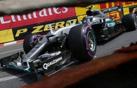 Rosberg zaskrbljen zaradi boleče zaušnice, zahteva 85 milijonov €