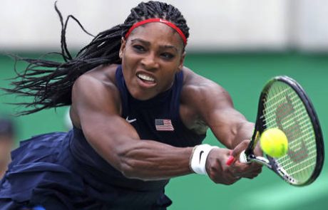 Serena med rekordom in sestopom s prestola