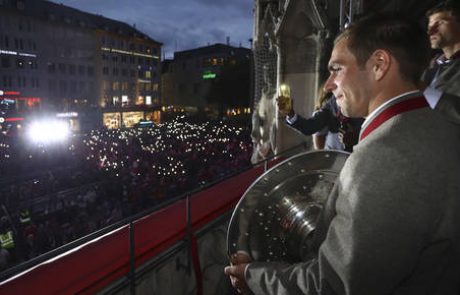 Kot da bi se ponovilo pustno rajanje