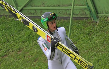 Peter Prevc in Fischer z roko v roki