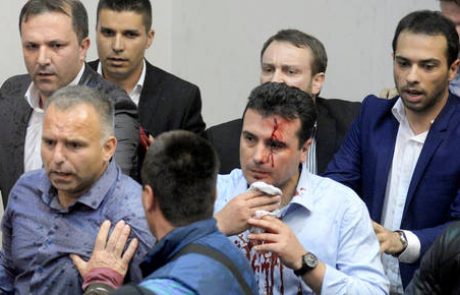 Kaos in krvave glave makedonskih poslancev